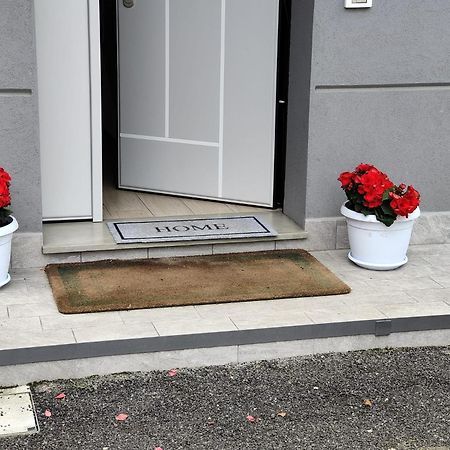 Grigio Perla Panigale, Villetta Con Giardino E Parcheggio Privato Fino A Tre Posti Auto - Un Oasi Di Tranqullita Bolonia Zewnętrze zdjęcie