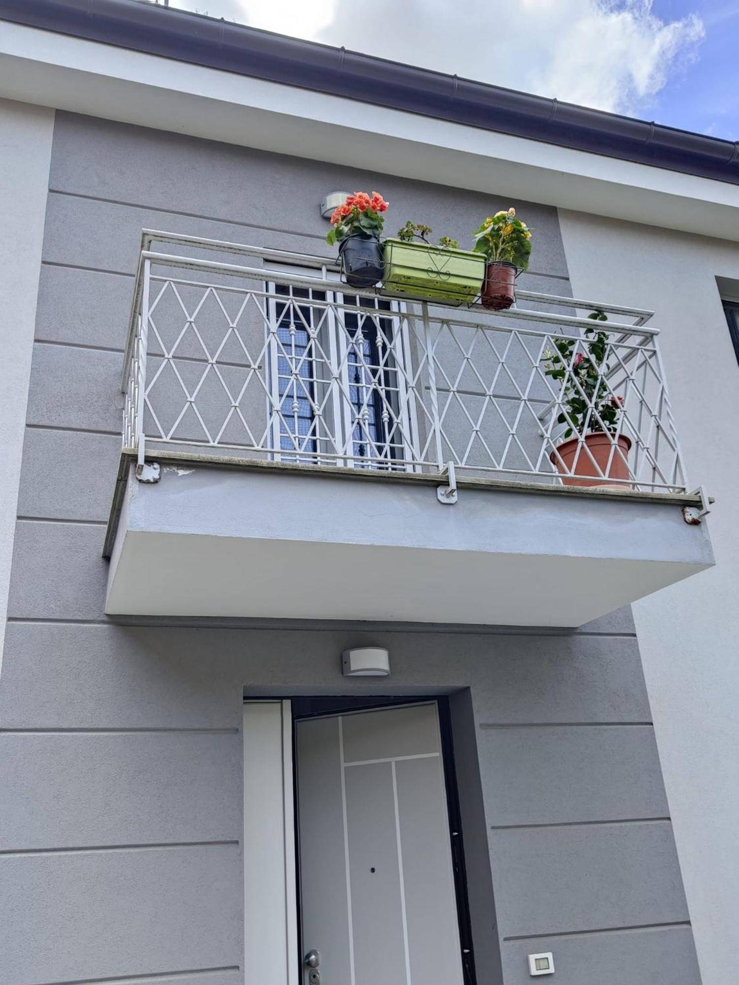 Grigio Perla Panigale, Villetta Con Giardino E Parcheggio Privato Fino A Tre Posti Auto - Un Oasi Di Tranqullita Bolonia Zewnętrze zdjęcie